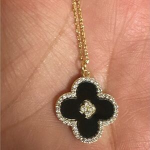 Elegant Black  onyx and Gold Pendant Necklace